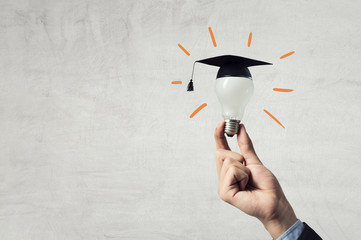 100句英语句子（谚语和名言一共一百句）<带中文翻译>