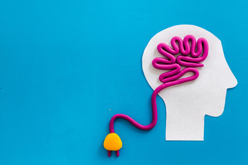 100句英语句子（谚语和名言一共一百句）<带中文翻译>