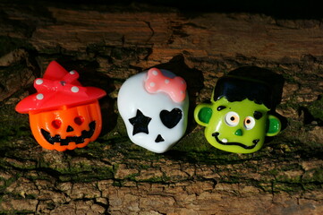 100句英语句子（谚语和名言一共一百句）<带中文翻译>