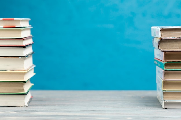 你爱的不是我,你心里还藏着谁,你爱的不是我,是否是我错了,是什么歌里的？