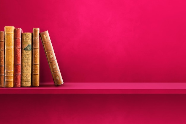 你爱的不是我,你心里还藏着谁,你爱的不是我,是否是我错了,是什么歌里的？